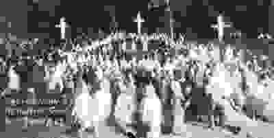 00KKK-Photo-Takes-Blue-Ribbon-at-County-Fair-Gets-Booted-Out-400x201