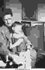 0orwell-holding-son-1945 1