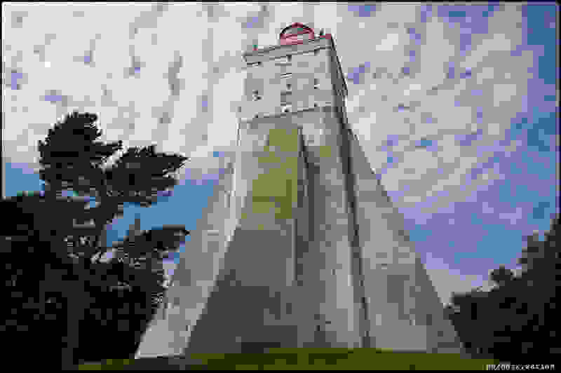61kosmos-faros.jpg