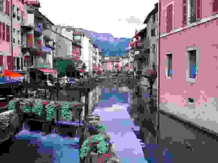 Annecy-France-750x562.jpg