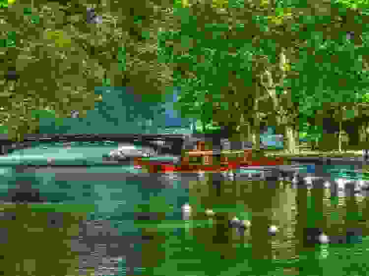 Annecy-Town-France-750x562.jpg