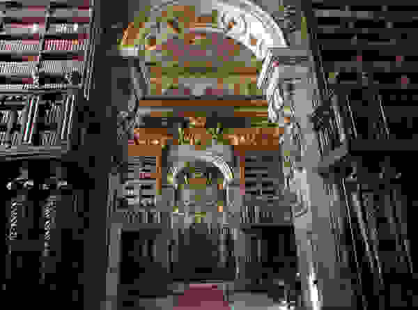 Beautiful_Libraries_22.jpg