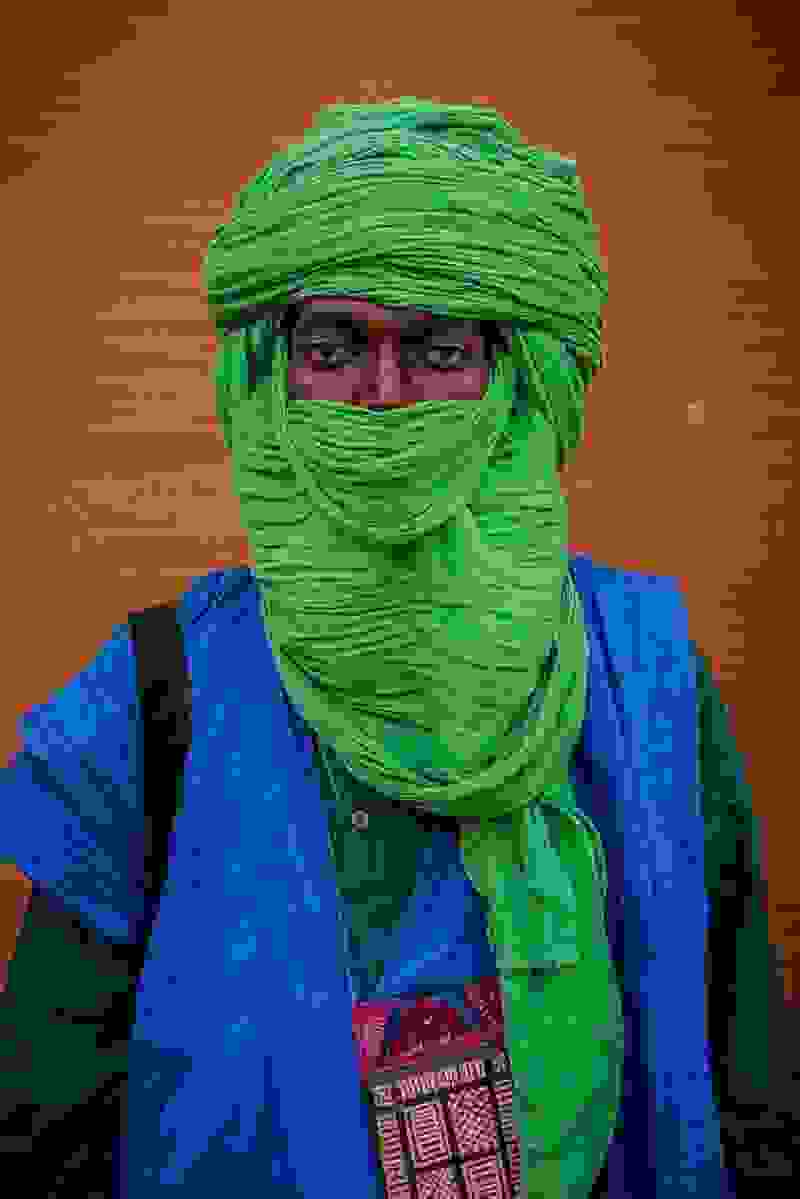 Bedouin-women-and-men-16.jpg