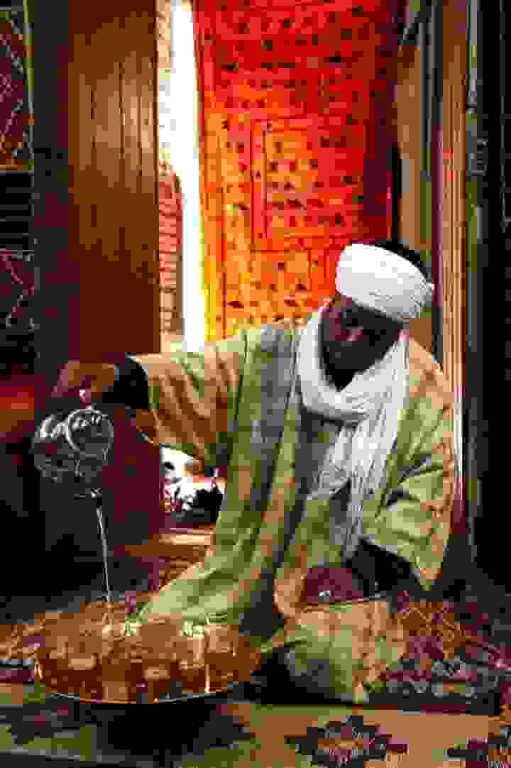 Bedouin-women-and-men-3.jpg