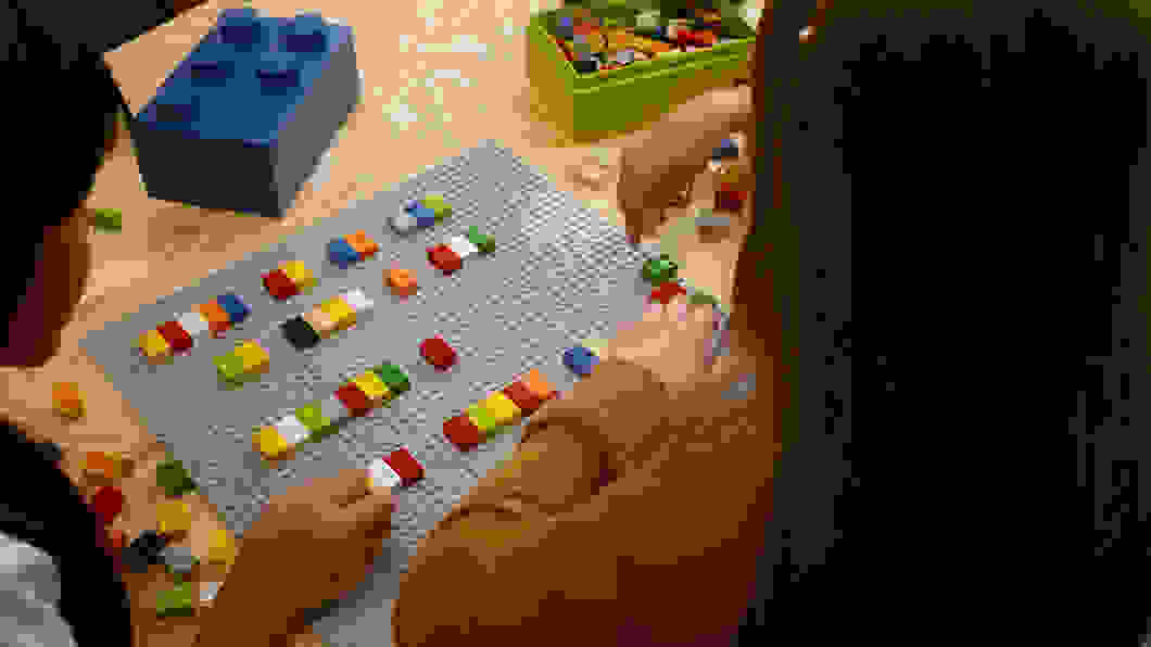 Braille-Bricks-Frame04.jpg