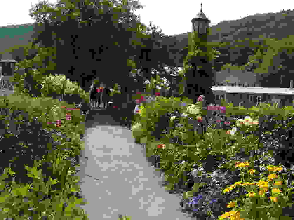 Bridge-of-Flowers1.jpg