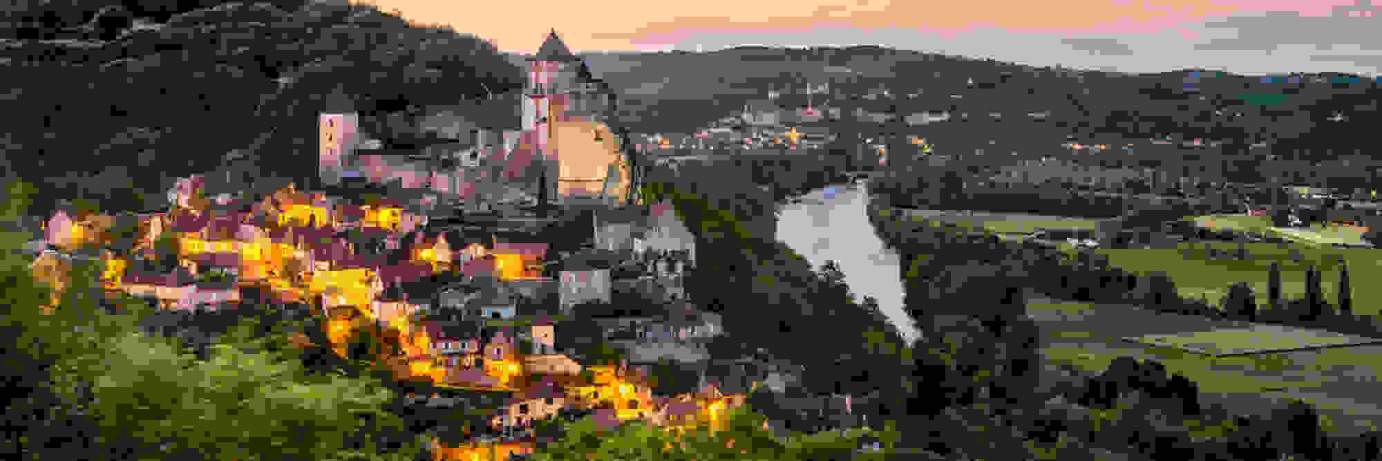 Castelnaud-et-Beynac-panorama-sentucq.h.jpg