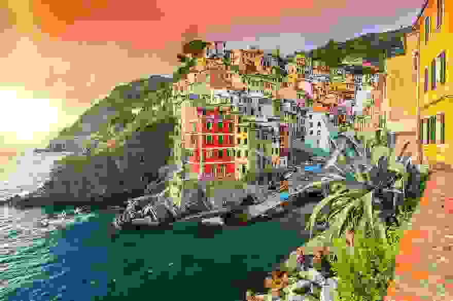 Cities-On-Cliffs3__880.jpg