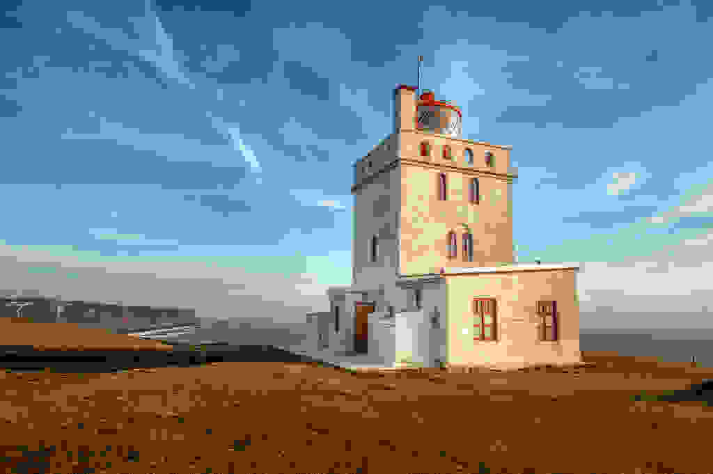 Dyrholaey-lighthouse.jpg