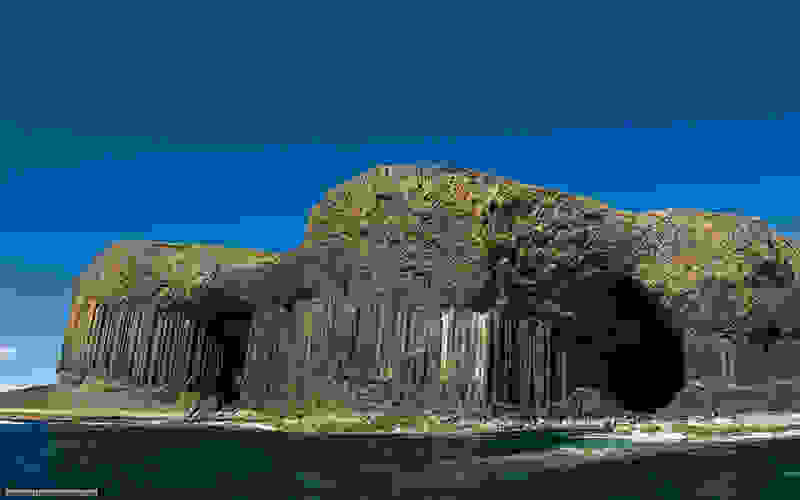 Fingal-Cave17.jpg