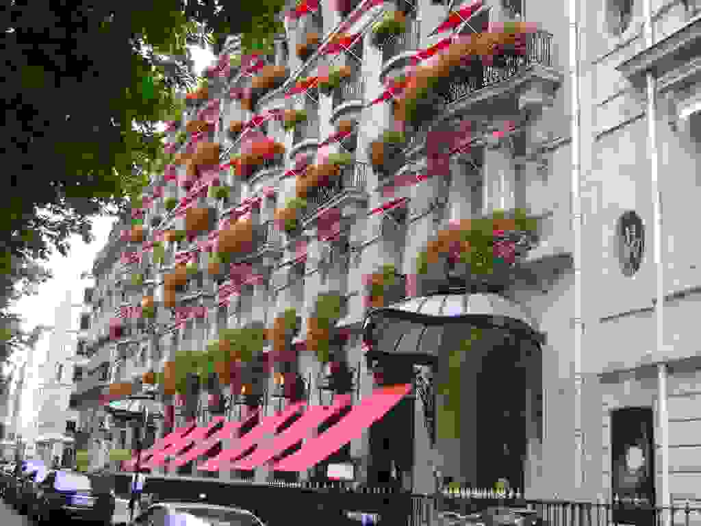 Hotel-Plaza-Athenee1.jpg