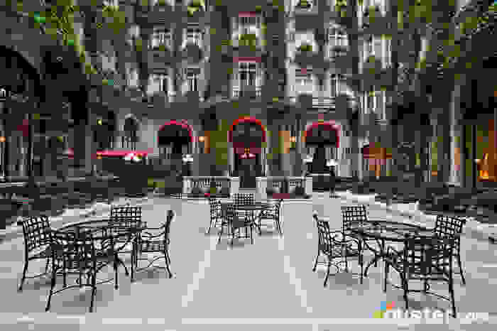 Hotel-Plaza-Athenee8.jpg