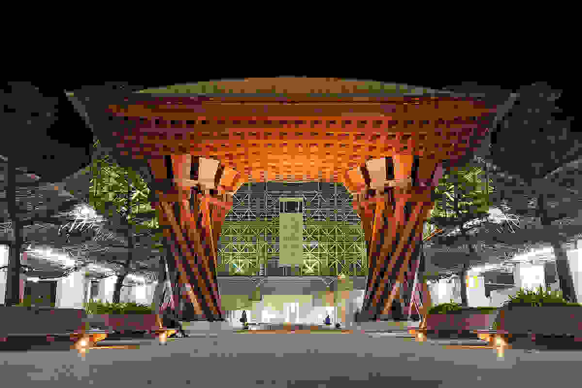 Kanazawa Station.jpg
