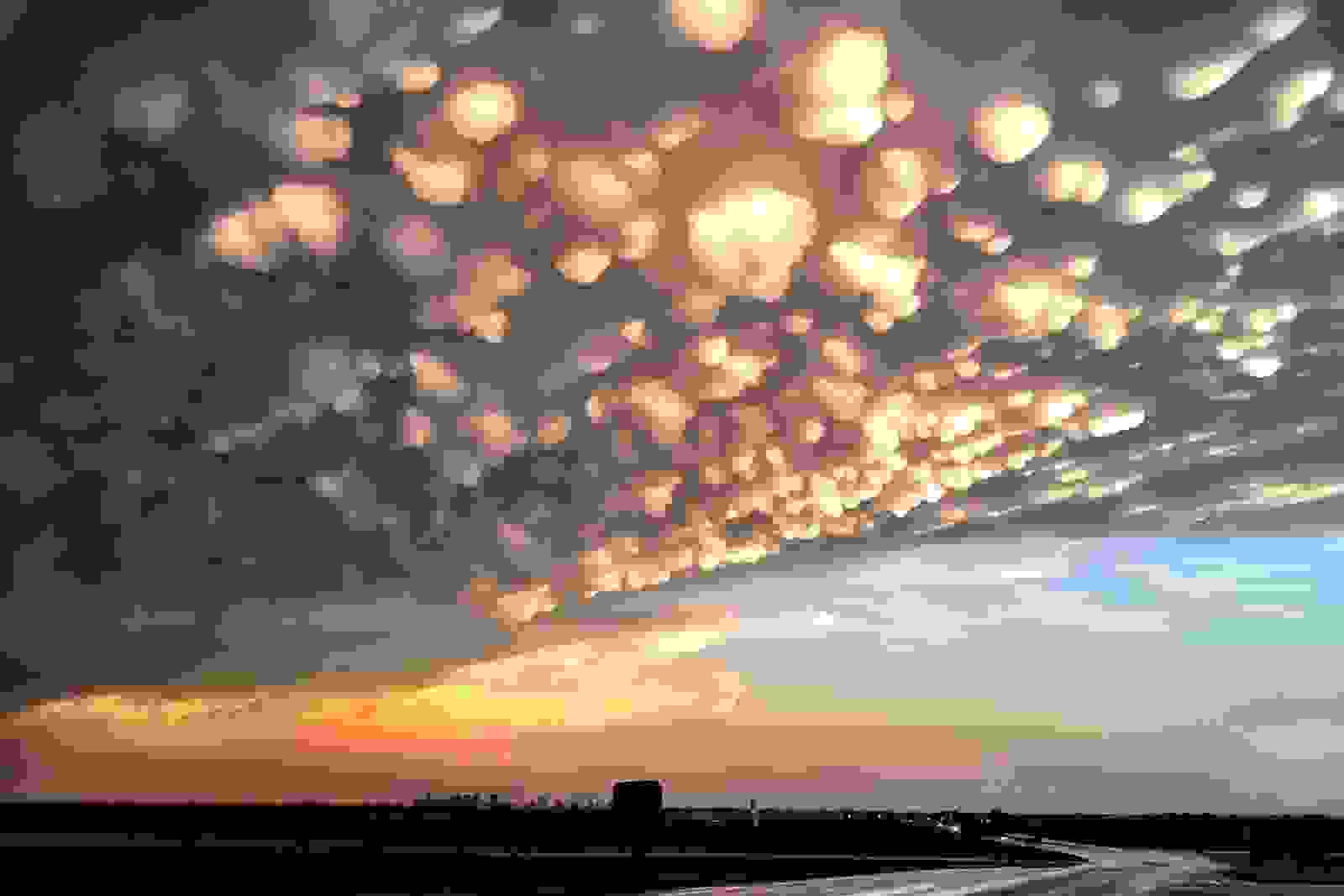 Mammatus-Clouds1.jpg