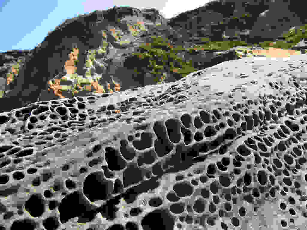 Tafoni-11.jpg