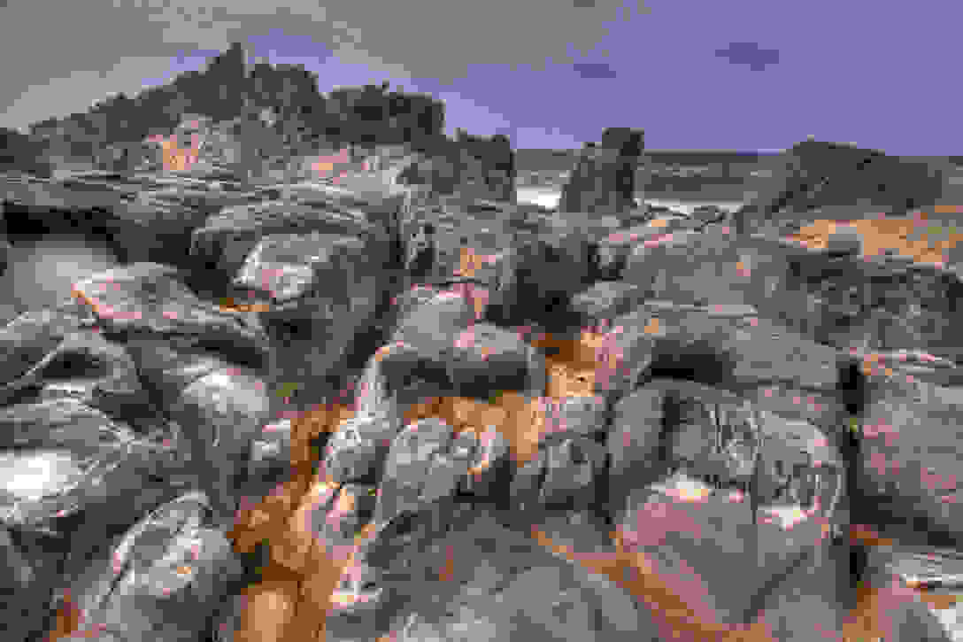 Tafoni-saltpoint2.jpg