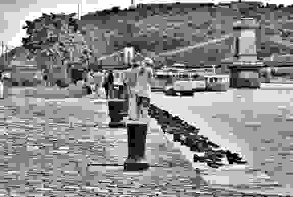 about-shoes-on-the-danube7_574_386.jpg