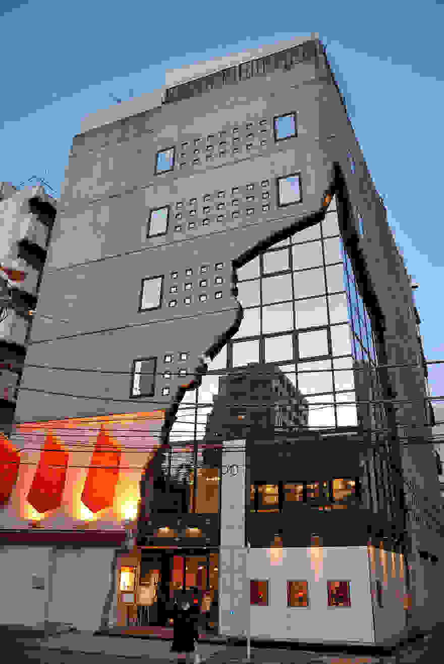 amazing-modern-japanese-architecture-17-57e2514977896__880.jpg