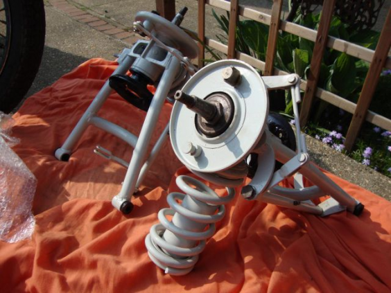 big-a_soviet_era_scooter_transformed_into_a_nifty_mobile_home_640_02.png
