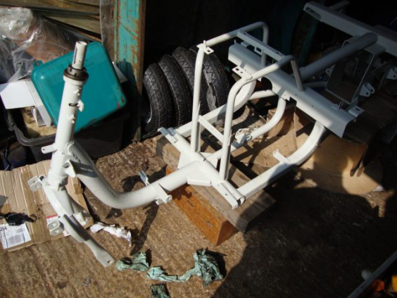 big-a_soviet_era_scooter_transformed_into_a_nifty_mobile_home_640_03.png
