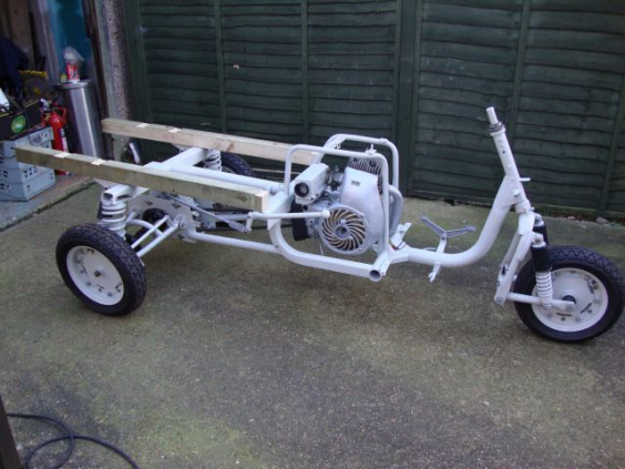 big-a_soviet_era_scooter_transformed_into_a_nifty_mobile_home_640_10.png