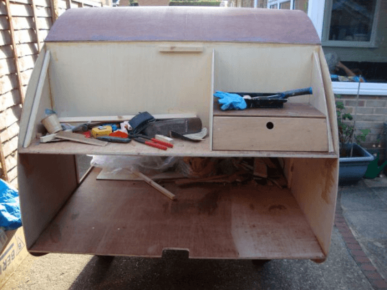 big-a_soviet_era_scooter_transformed_into_a_nifty_mobile_home_640_13.png