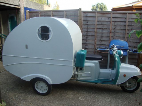 big-a_soviet_era_scooter_transformed_into_a_nifty_mobile_home_640_17.png