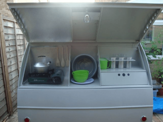 big-a_soviet_era_scooter_transformed_into_a_nifty_mobile_home_640_19.png