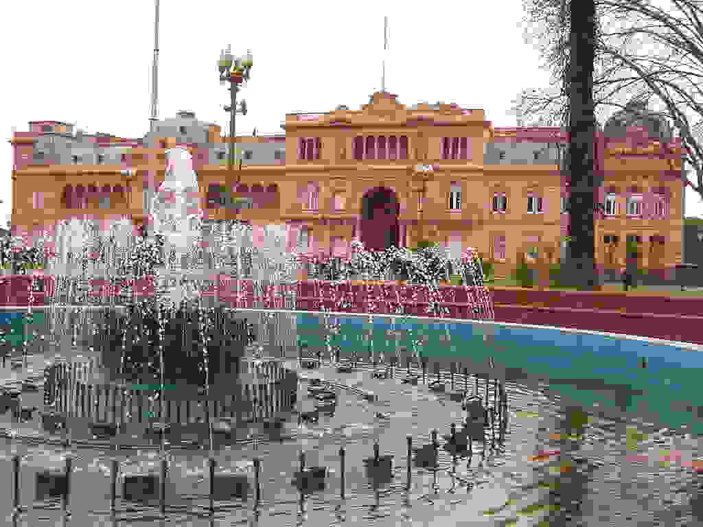 buenos-aires-plaza-de-mayo.jpg