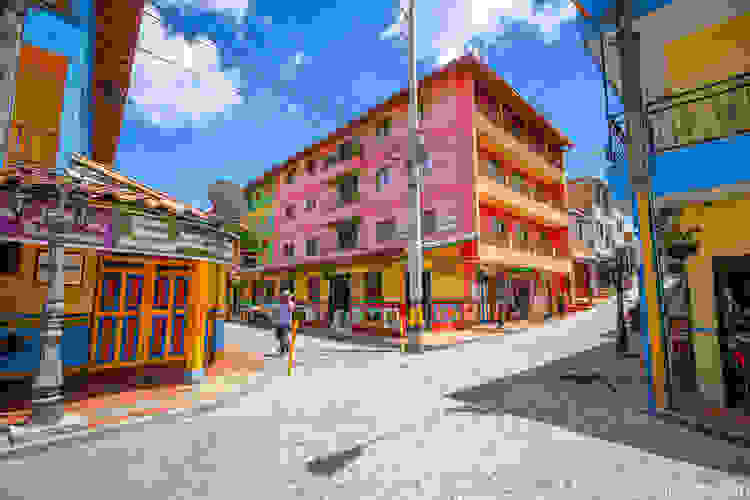 devnani-guatape2.jpg