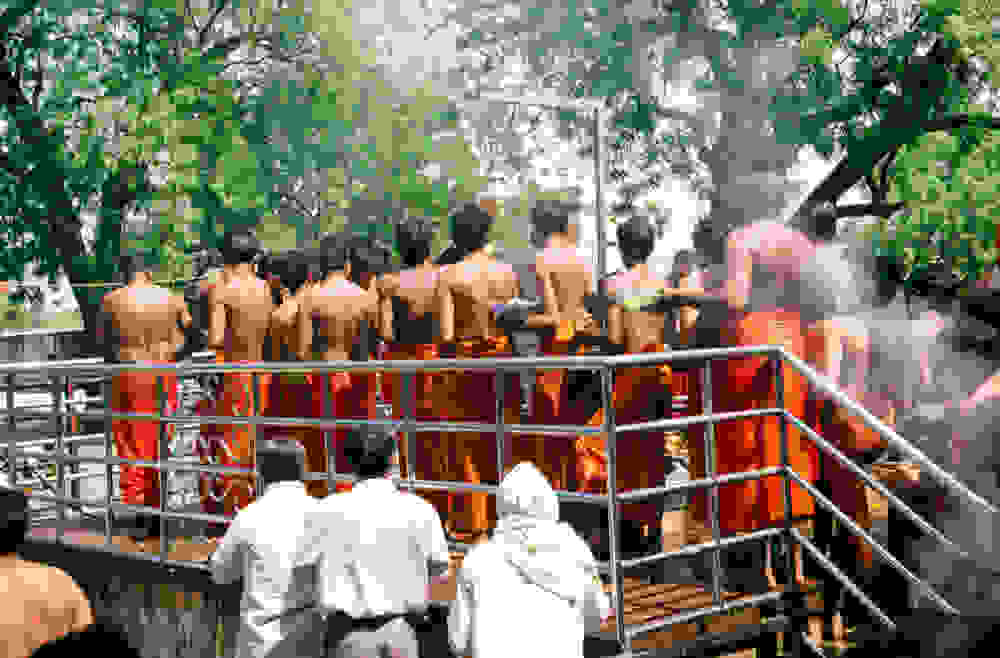 devotees-offering-oil-at-shani-shinganapur-temple-ahmednagar-1.jpg