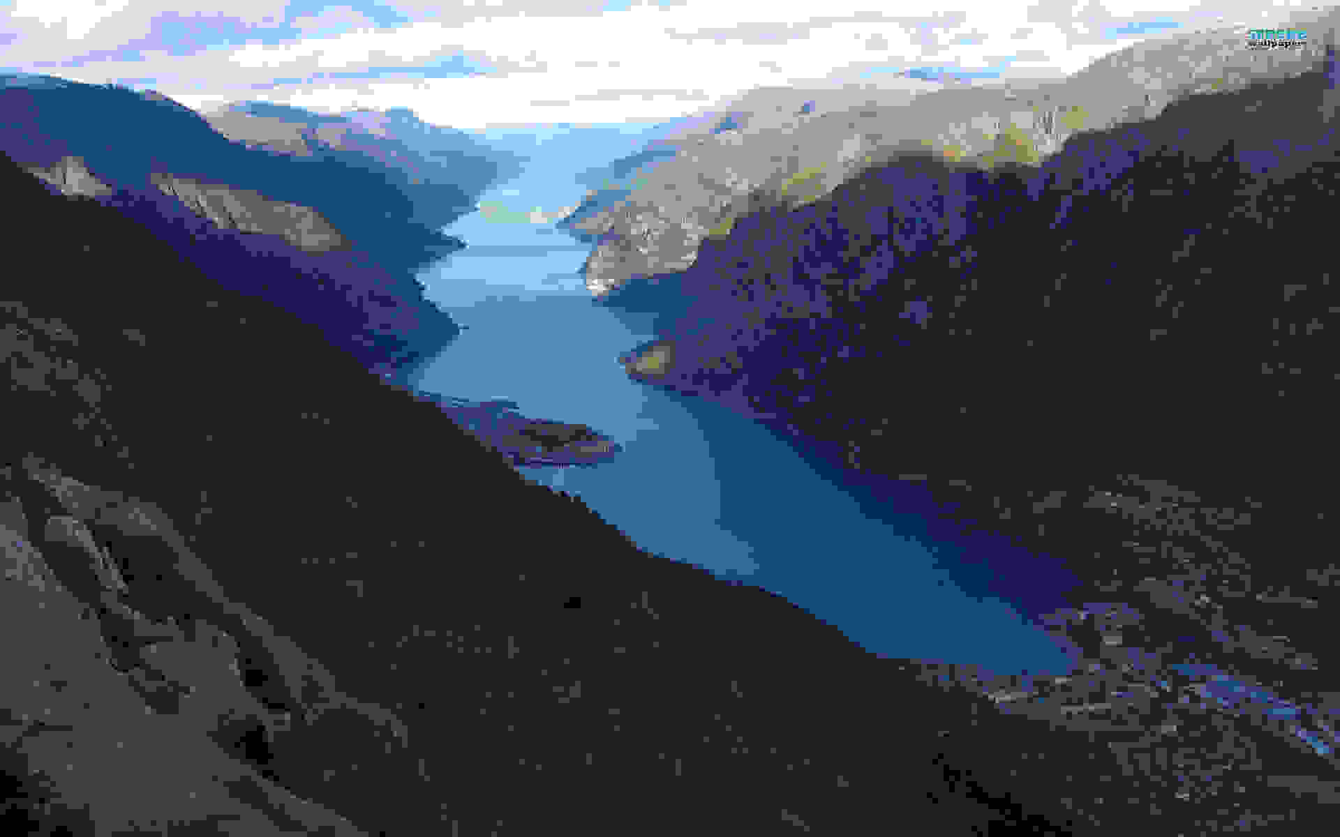 fiord-Hardangerfjord0.jpg