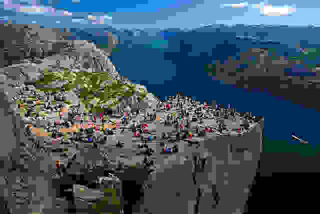 fiord-Lysefjord.jpg