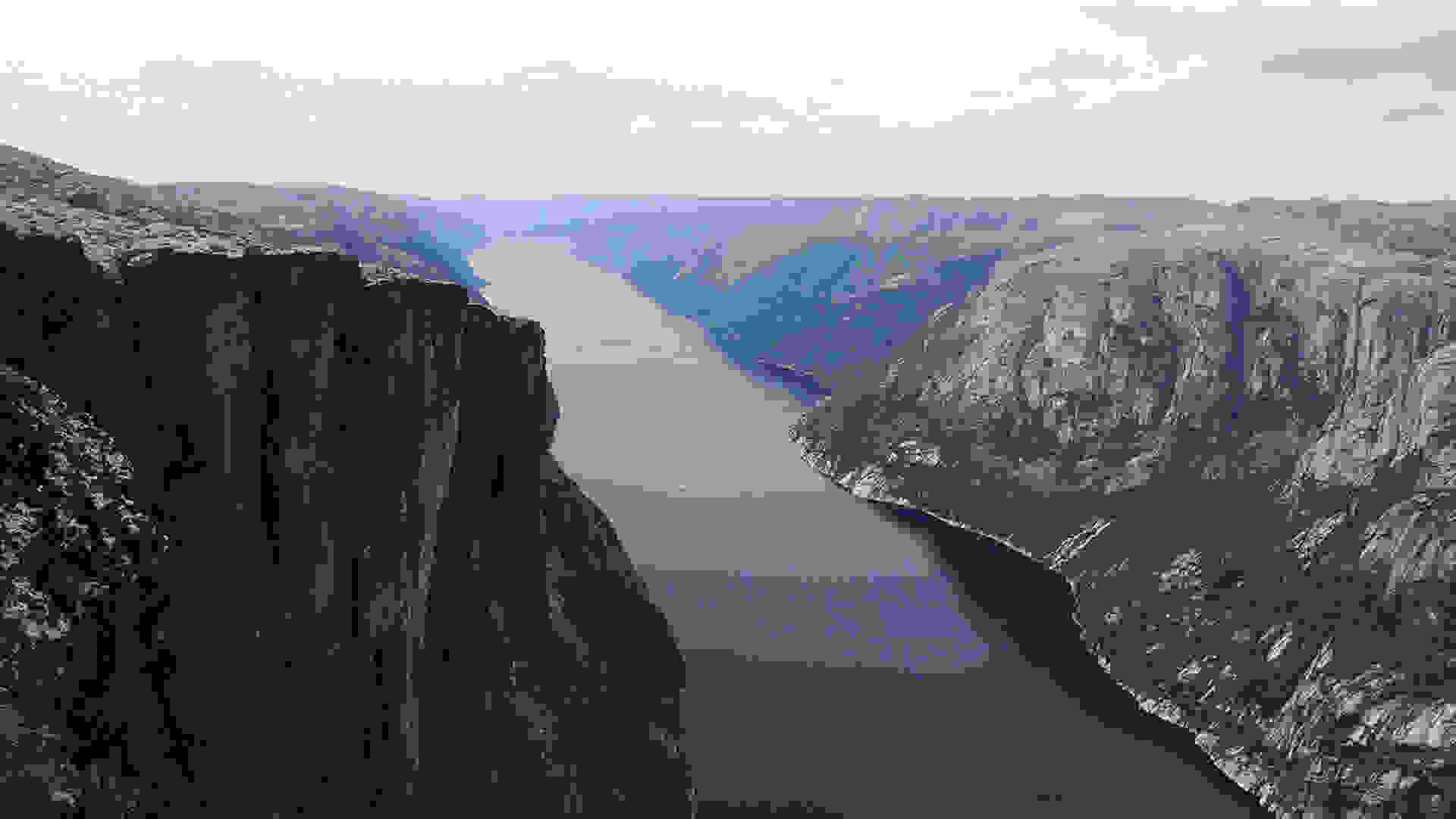 fiord-Lysefjord0.jpg