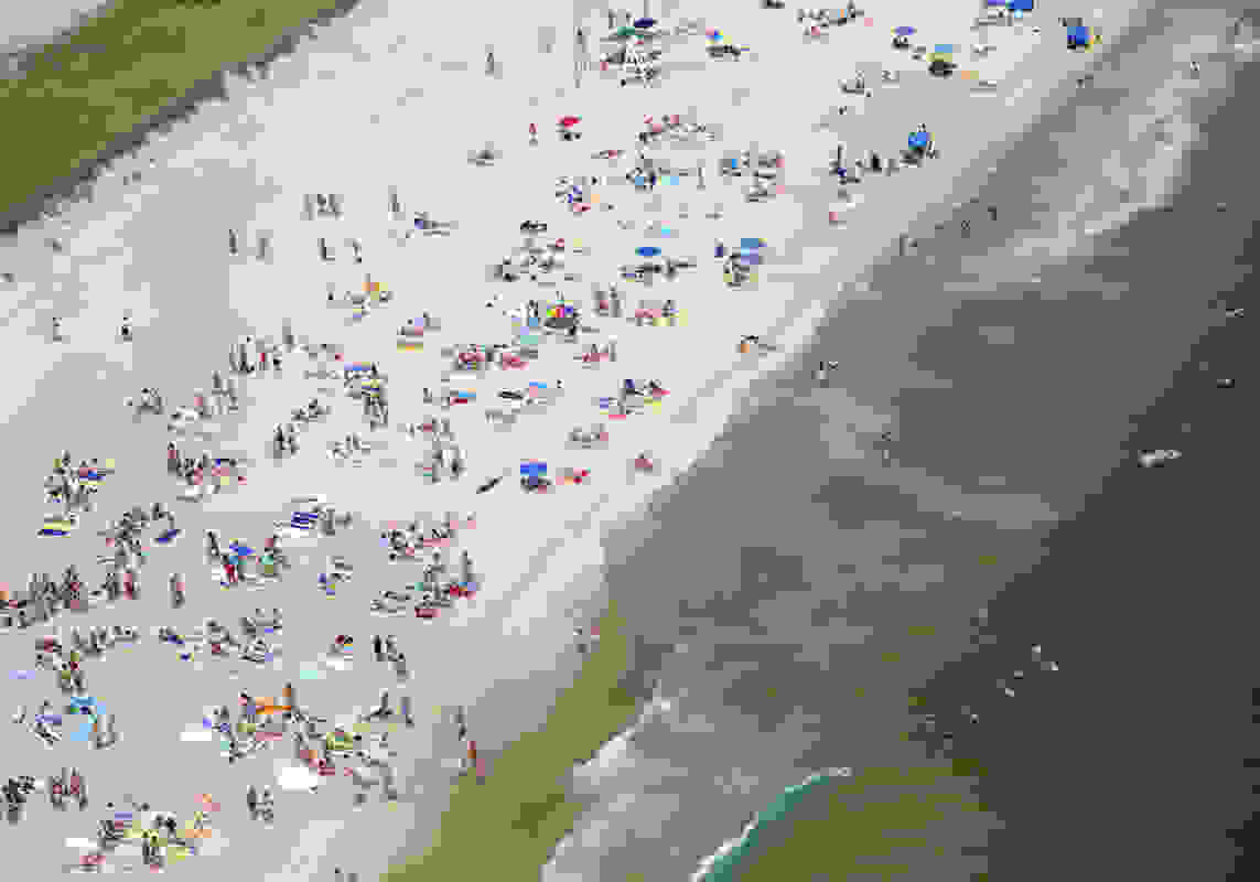gray-malin-aerial-pool-beach-shots-11.jpg
