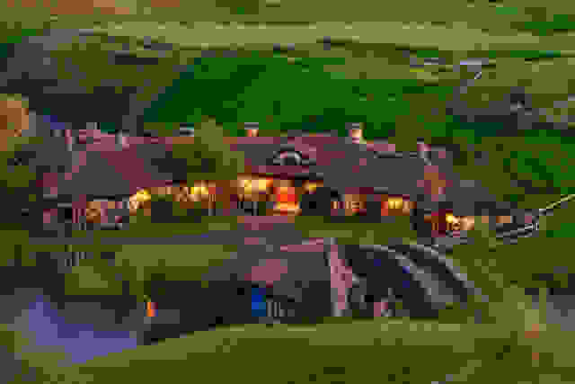 hobbiton-new-zealand.jpg