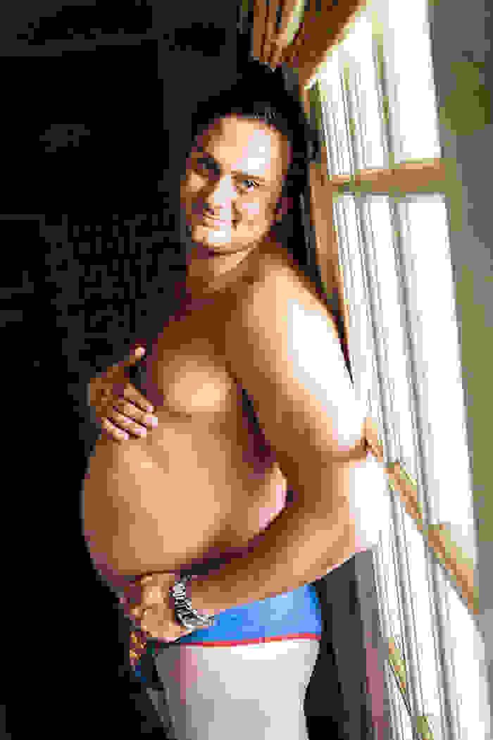 husband-maternity-photos-funny-photography-4.jpg