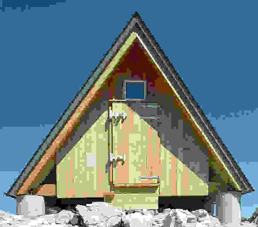 mountain-hut-house-2.jpg