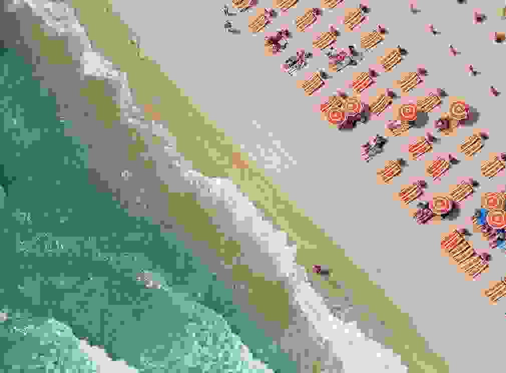 oi-paralies-tou-gray-malin3.jpg