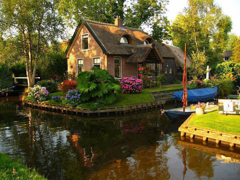 omorfa-xoria-apo-olo-ton-kosmo-Giethoorn-Netherlands7.jpeg