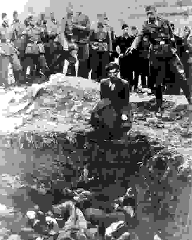 powerful-historic-photos-emotions-expressed-through-eyes-1-650x812.jpg