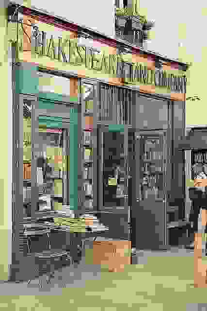 shakespeare-and-co-biblio1.jpg