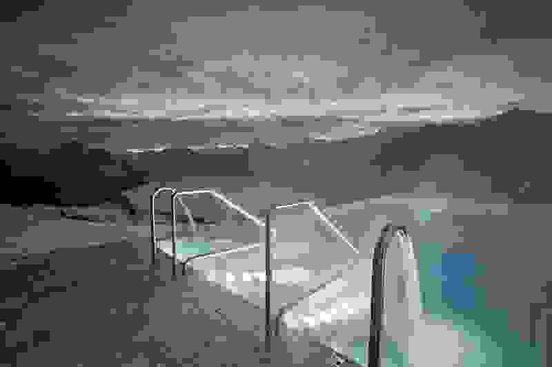 stairway-to-heaven-infinity-pool-hotel-villa-honegg-switzerland-17.jpg