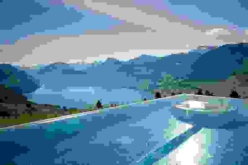 stairway-to-heaven-infinity-pool-hotel-villa-honegg-switzerland-8.jpg