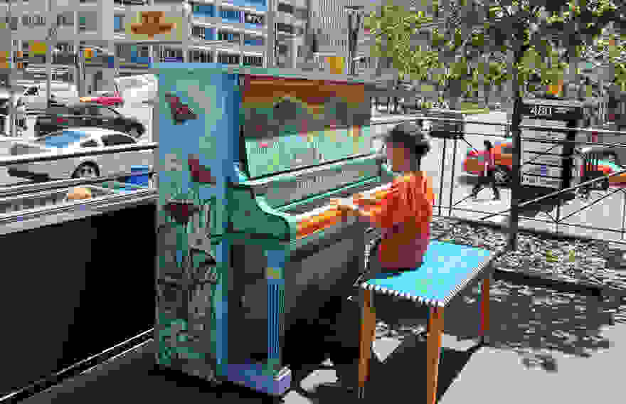street-pianos-play-me-im-yours-project-toronto-2__880.jpg