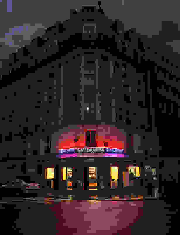 ta-kafe-tou-parisioy10.jpg