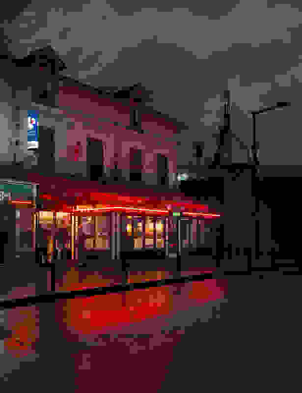 ta-kafe-tou-parisioy16.jpg