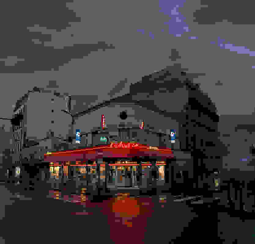 ta-kafe-tou-parisioy17.jpg
