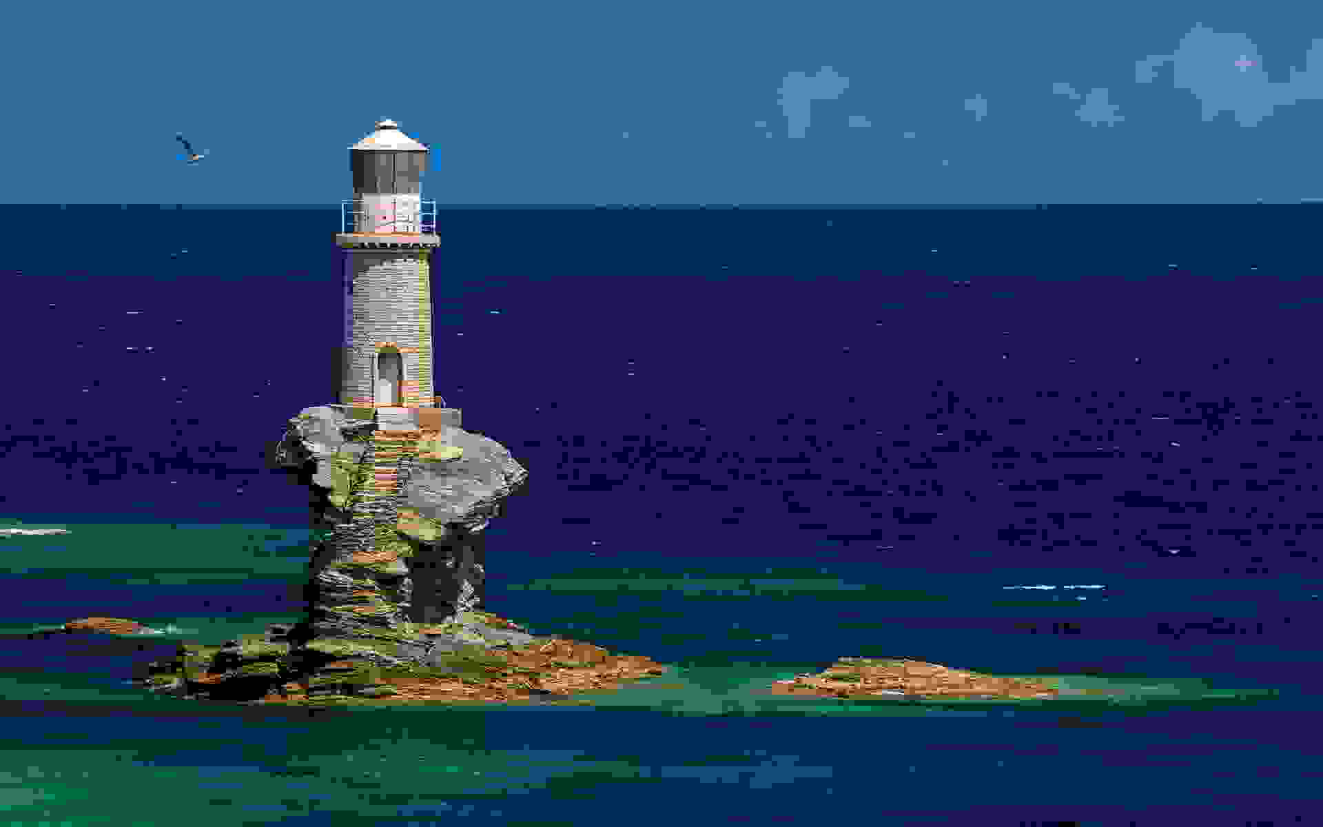 tourlitis-lighthouse-in-the-hora-of-andros.jpg