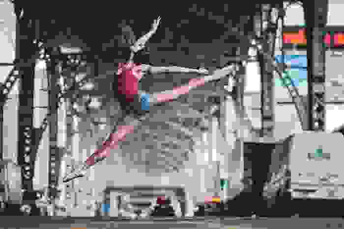 urban-ballet-dancers-new-york-streets-omar-robles-69-57b30f29db238__700.jpg
